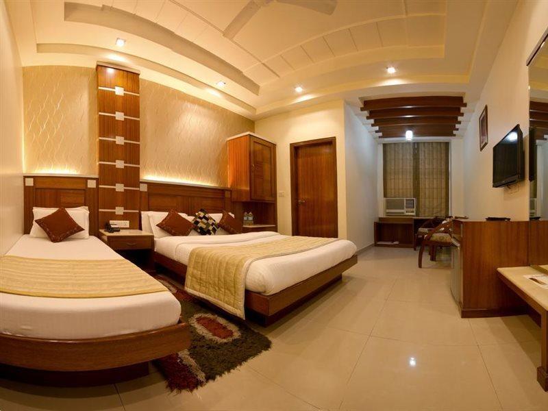 Hotel Aster Inn New Delhi Extérieur photo
