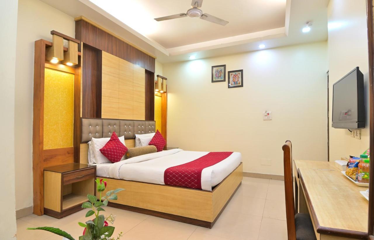 Hotel Aster Inn New Delhi Extérieur photo