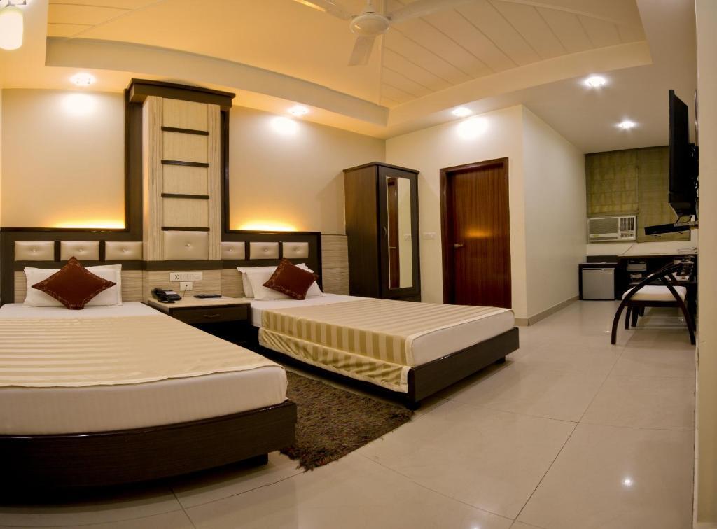 Hotel Aster Inn New Delhi Extérieur photo