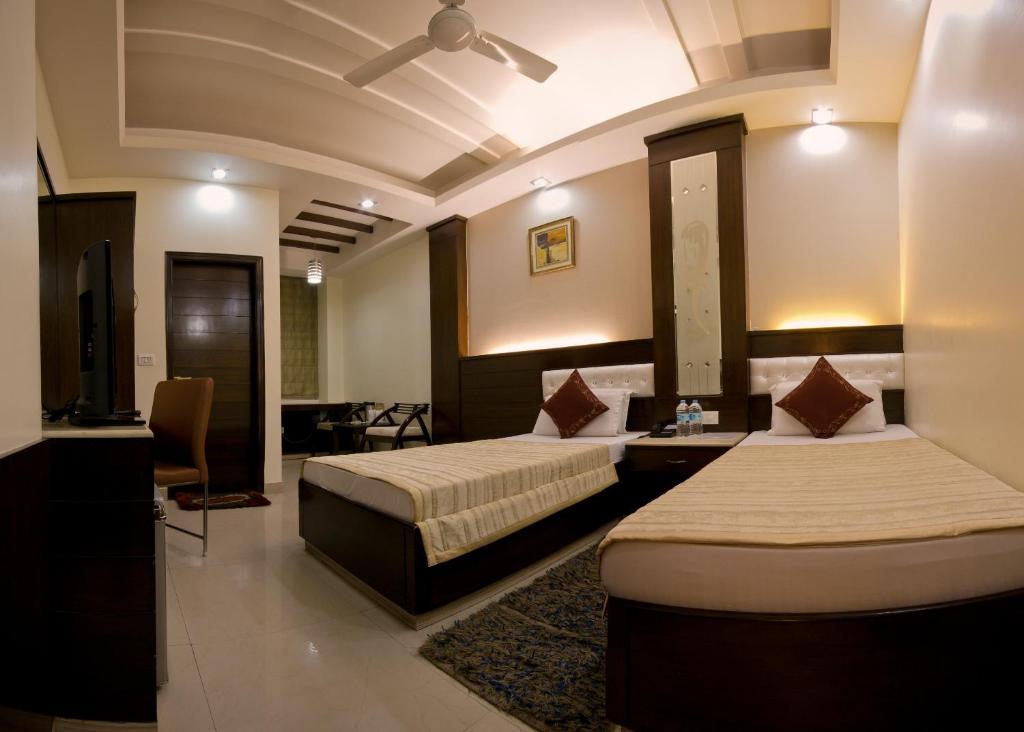 Hotel Aster Inn New Delhi Extérieur photo
